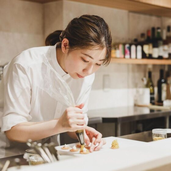 「Haruka Murooka」4月に待望のお店がOPEN。新しい時代を紡ぐ女性パティシエールが魅せる「デザートコース」