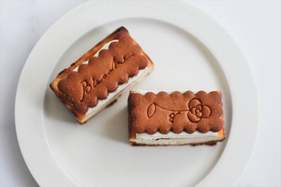 ”チーズケーキのビスケット部分がもっと食べたい!”が叶う夢のチーズケーキ「BISCAKE」って？