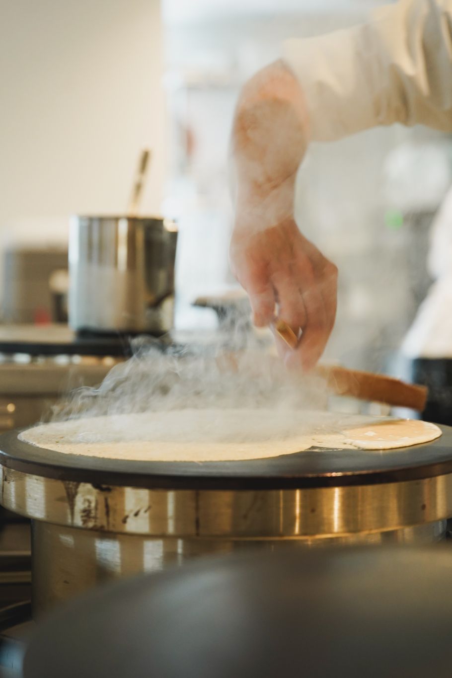 クレープブームの火付け役「EQUALLY CREPERIE CAFE」初の実店舗が豪徳寺に！話題のクレープと絶品のそば粉ガレット
