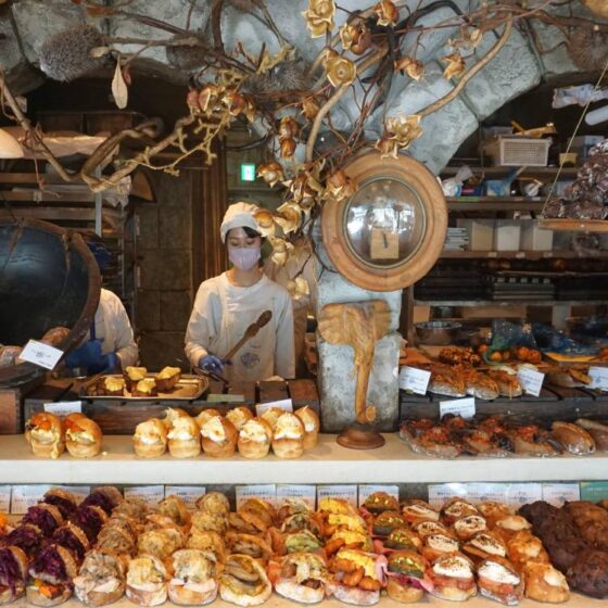 「アマムダコタン表参道」が120 種のうち半分をリニューアル！パン好きライターが推す新作9種は？