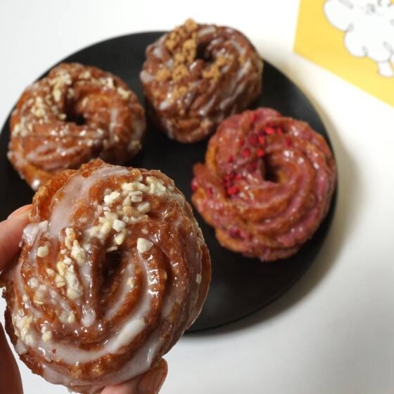 【東京・代々木公園】パティシエが作る日本発のフレンチクルーラー専門店「FRECKLE donuts」がグランドオープン！