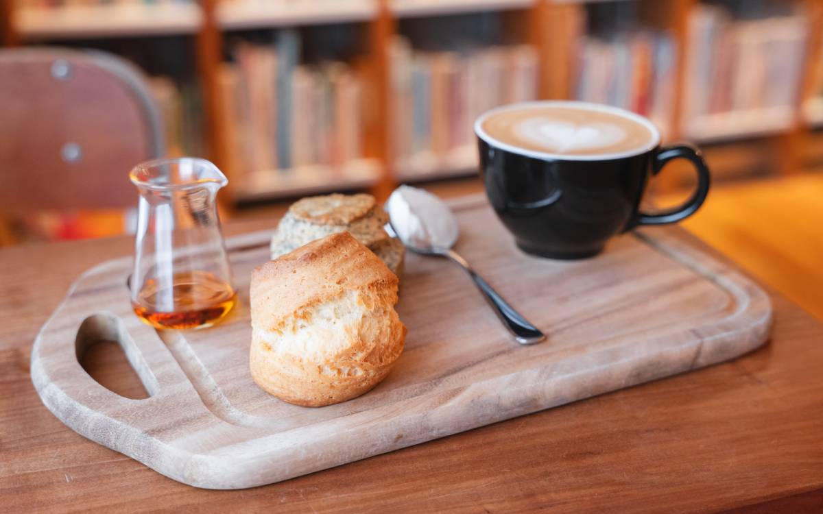 即売り切れちゃう「KAIDO books&coffee」(品川)の“生スコーン”って？ブックカフェで楽しむ至福のスイーツとコーヒー時間