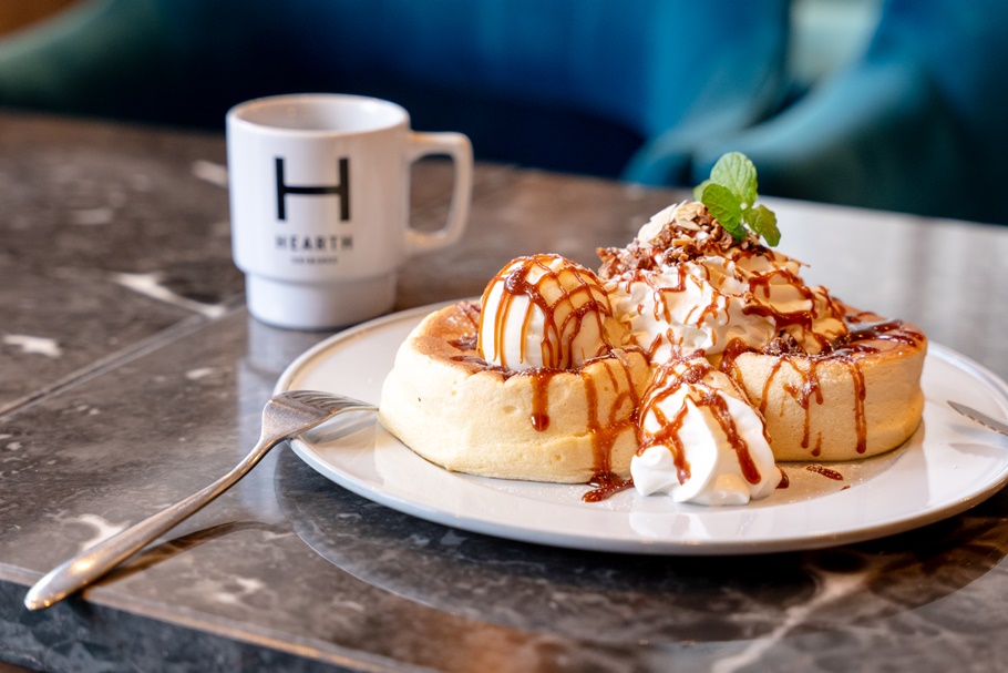 パンケーキの概念が変わる！？天にのぼるような至福を味わえる『HEARTH(ハース)』のぷるふわパンケーキ新宿池袋