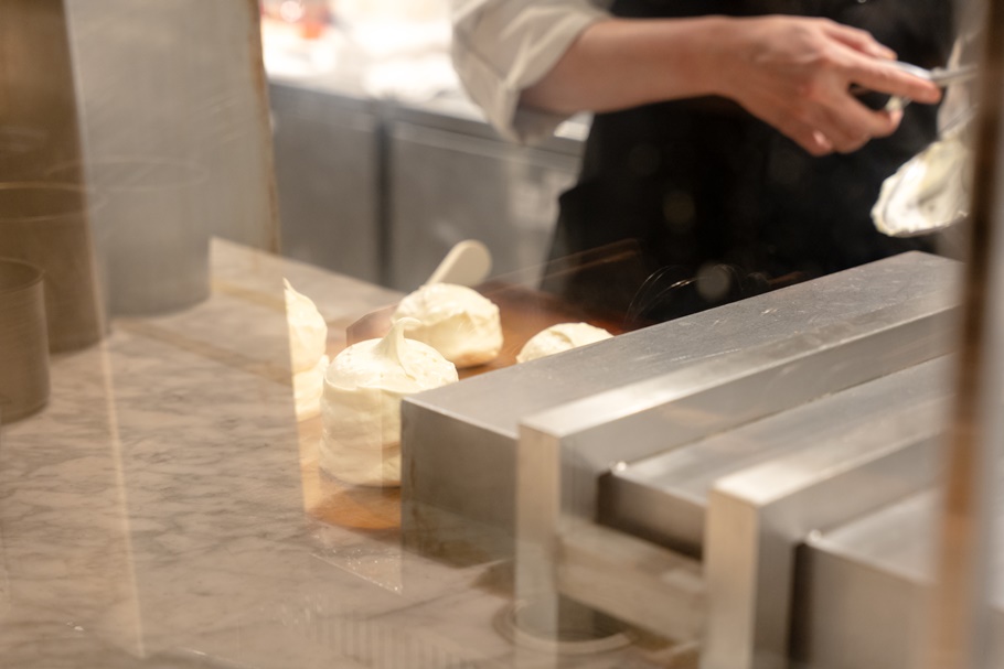 パンケーキの概念が変わる！？天にのぼるような至福を味わえる『HEARTH(ハース)』のぷるふわパンケーキ新宿池袋
