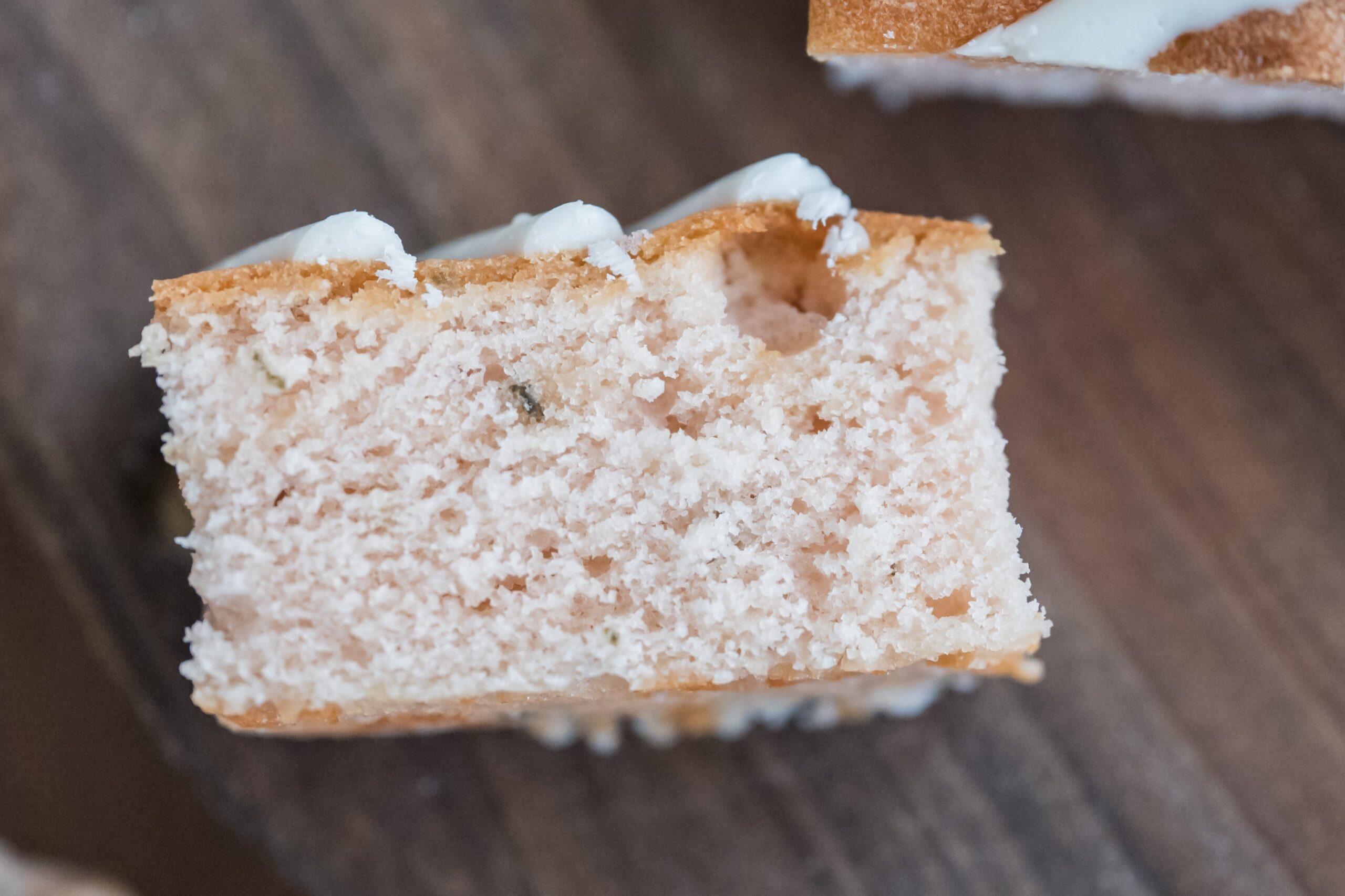 無印良品の「桜のチーズケーキ」の断面