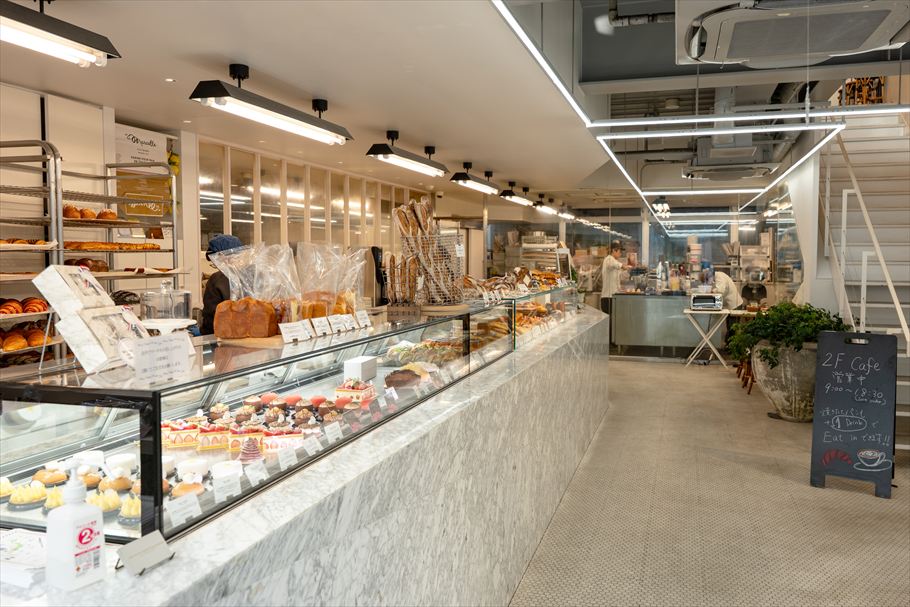 リベルテ・パティスリー・ブーランジェリー 東京本店の1階