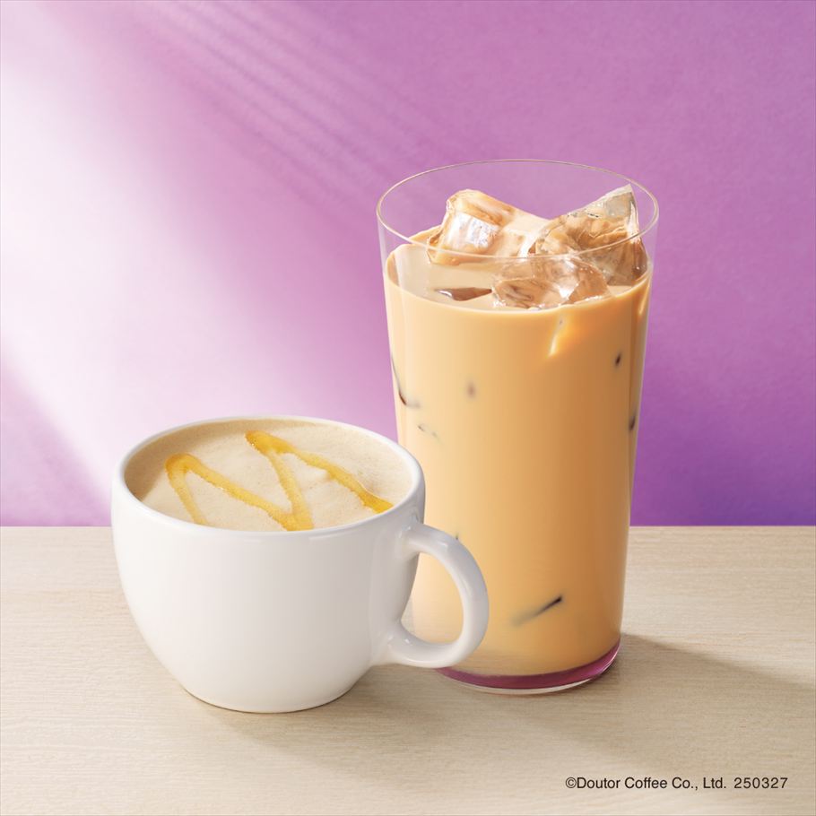 エクセシオールカフェの新作ドリンク「ハニーラベンダーロイヤルミルクティー（HOT／ICED）」