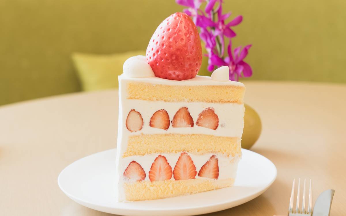 20粒のいちごを使ったBIGサイズが圧巻。「東京エディション銀座」の笑顔を分け合うケーキ 連載：最高のショートケーキを求めて