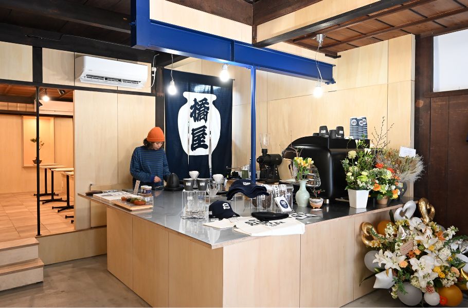 「農業はかっこいい」を伝えたい━ブドウ農家が京都で挑戦！話題のNEWカフェ「Sticks Coffee」（烏丸御池）で可愛いドーナツ型チュロスが登場
