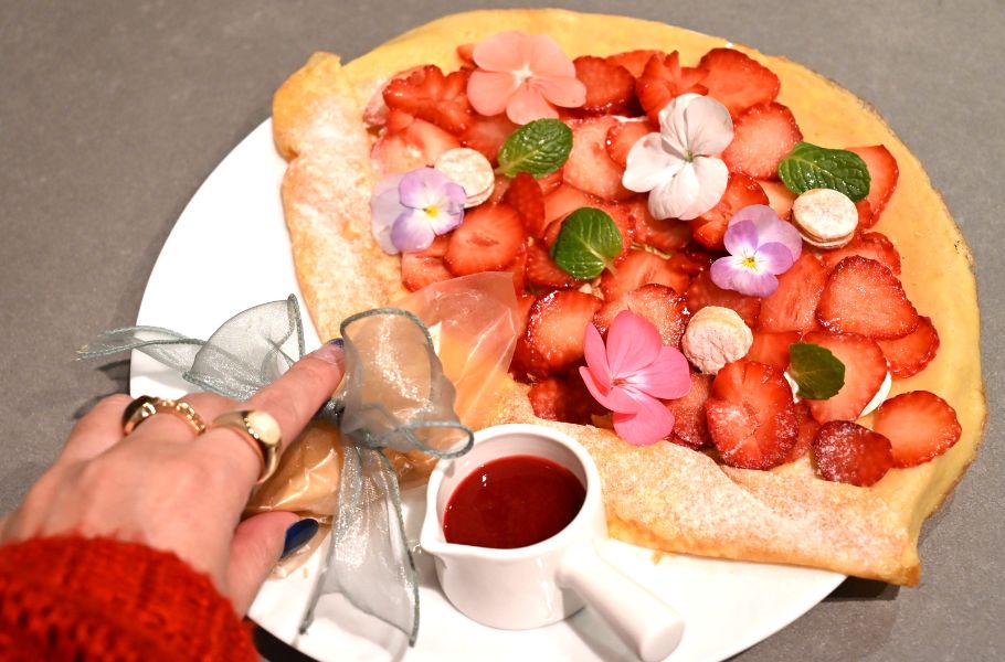 【大阪・福島】まるで花束！話題の「ブーケクレープ」が食べられるのは「cafe2+6（カフェニトロ）」だけ