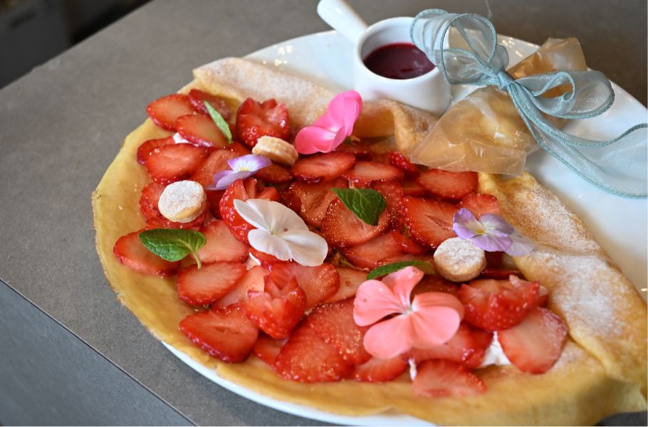 【大阪・福島】まるで花束！話題の「ブーケクレープ」が食べられるのは「cafe2+6（カフェニトロ）」だけ
