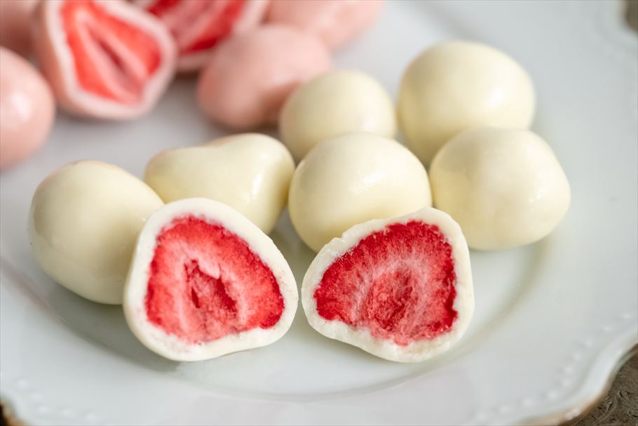 無印良品の「不揃い　ホワイトチョコがけいちご」