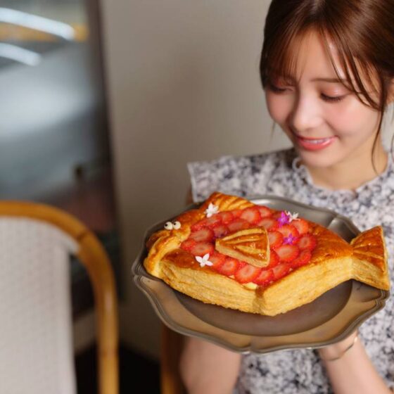 名店のパティシエが教える。モデル・松川星さんが学ぶ正しいフランス菓子 vol.10｜「ポワソンダブリル」