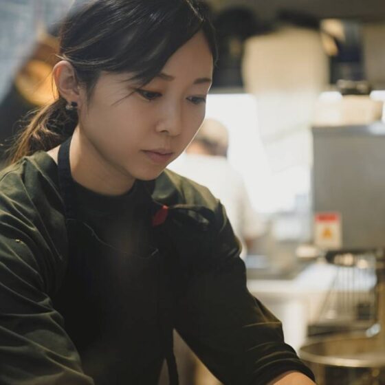 25歳で店を背負うシェフパティシエに！ミシュラン星付きレストランを経て、自身のブランド「ka ha na -菓 葉 絆-」へ 根本理絵さん(前編)【女性パティシエの履歴書vol.2】