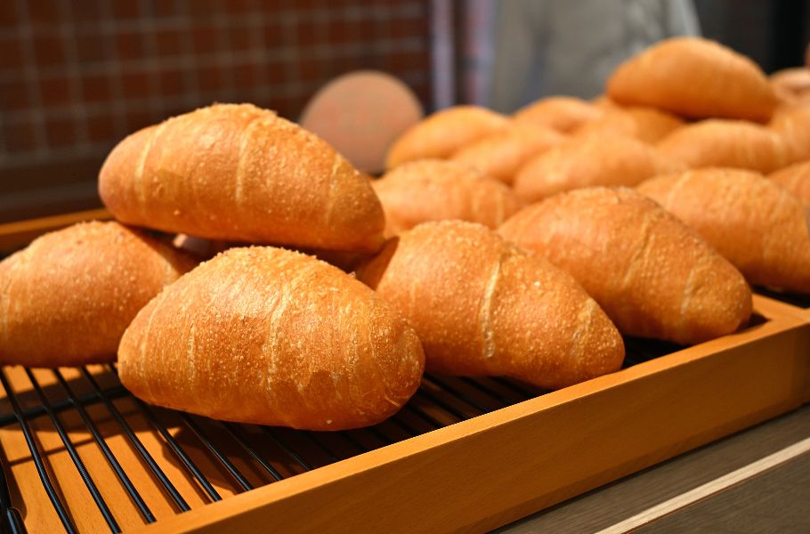 神戸・新港で話題♡焼きたてパン、アフタヌーンティーに足湯！？が一ヶ所で楽しめる「ラスイートルパンビル」が3月開業！
