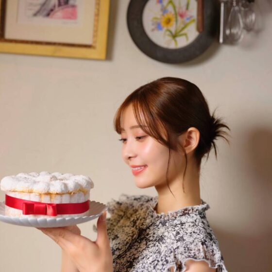 名店のパティシエが教える。モデル・松川星さんが学ぶ正しいフランス菓子 vol.12|「シャルロット」＜最終回＞