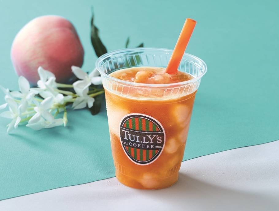 人気カフェチェーン店の2025年初夏の新作ドリンク。ひんやり×さっぱり or ひんやり×こってり、どちらがお好み？