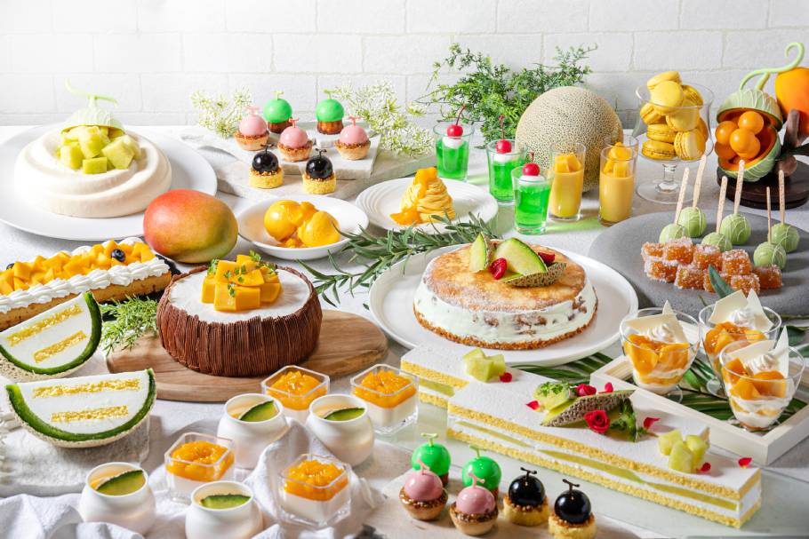 長くて暑ーい今年の夏は、涼しいホテルのスイーツブッフェで避暑しませんか？