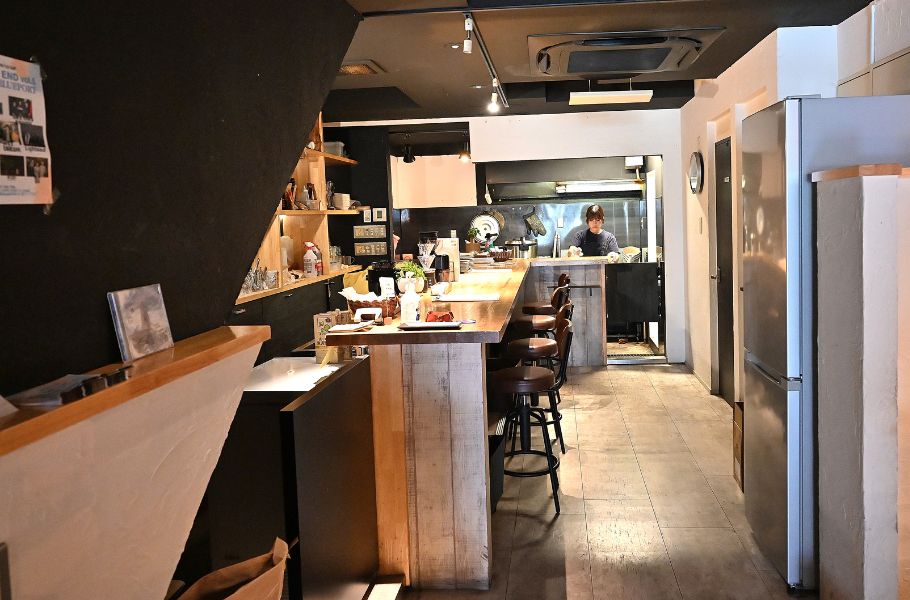 【兵庫・三ノ宮】この厚さ、想像以上！カレー屋発のカフェが本気で挑んだ！厚さ約4cmの“じゅわとろ”フレンチトースト