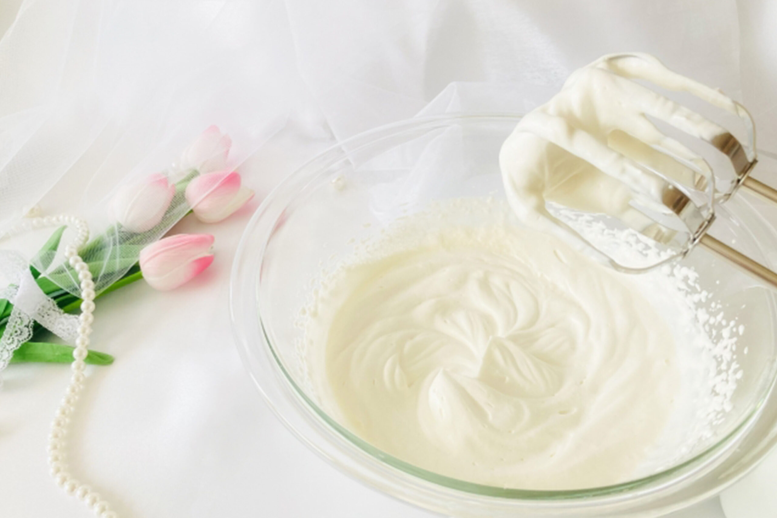 生クリーム（ホイップクリーム）って、作り方は同じなのにお店や作る人によって味が違うのはなぜ？【パティシエが教える、奥が深いお菓子の世界Vol.35】