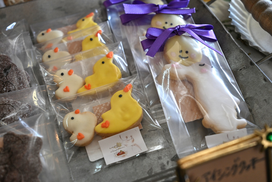 【兵庫・川西能勢口】若きパティシエールの真っ白なキャンパス「café de n’arion（カフェ ド ナリオン）」で出会う季節パフェと焼き菓子の物語