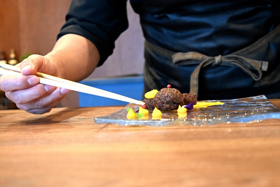 【大阪・西天満】和菓子のデザートコース!?「菓子ogawa」で味わう、五感を満たす驚きのスイーツ体験