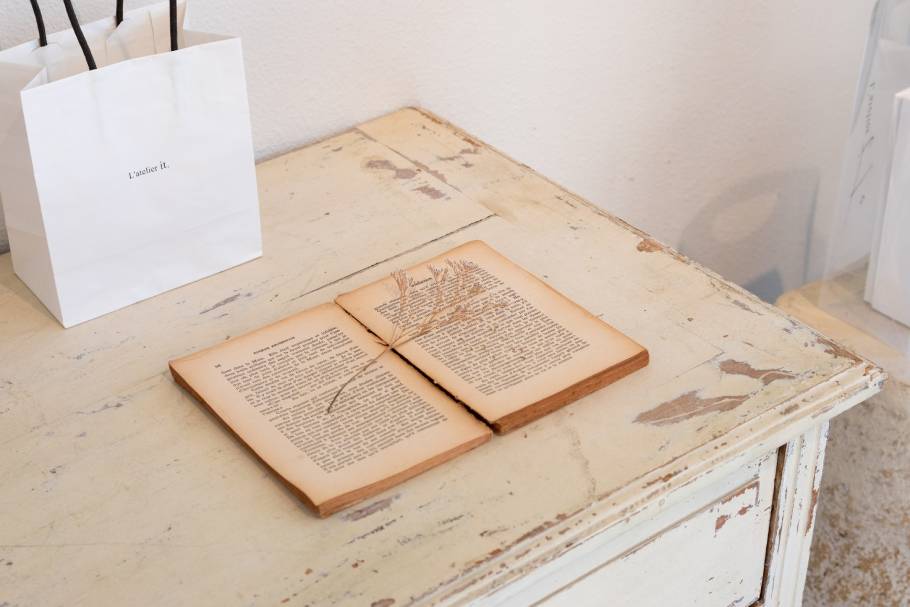 ラトリエイットの店内