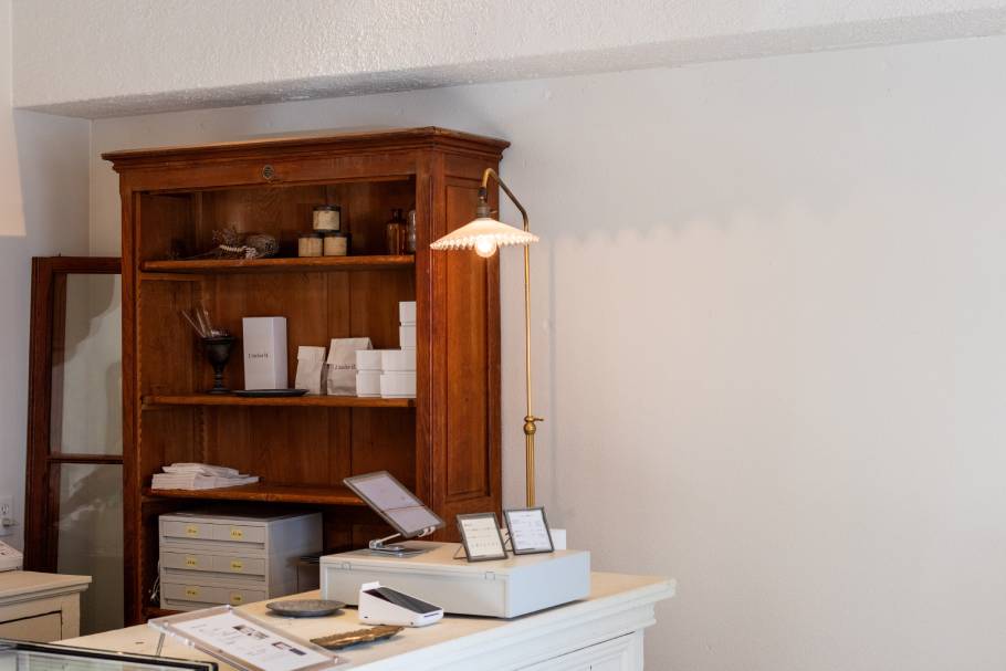 ラトリエイットの店内