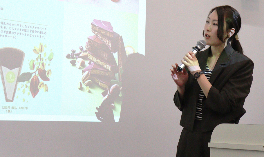 商品企画部 小野塚綾香さん