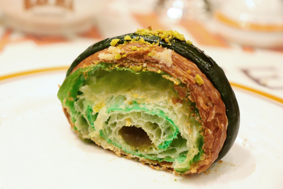Bacha Coffeeのピスタチオクロワッサンの断面