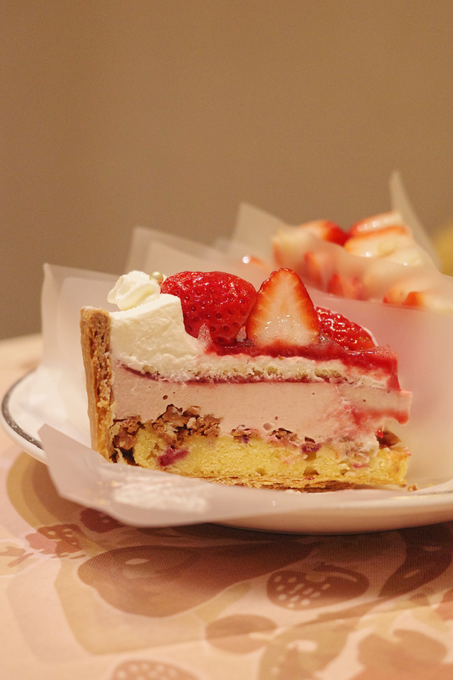 イチゴミルクのタルトの断面