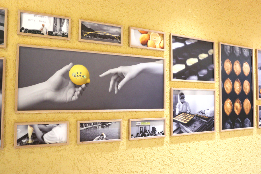 銀座店に飾られた製造風景