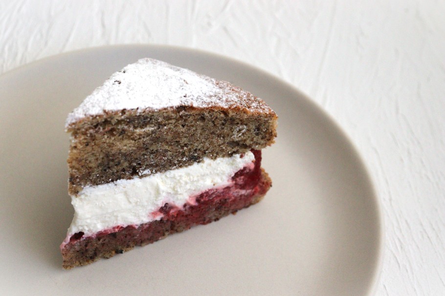 スパイス苺ジャムのヴィクトリアケーキ