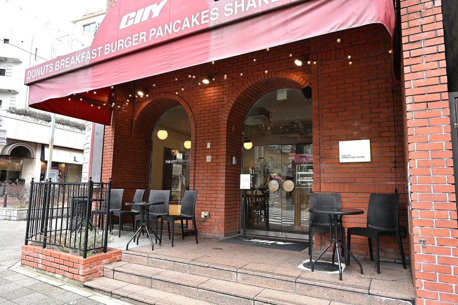 THE CITY DONUTS AND COFFEEの外観