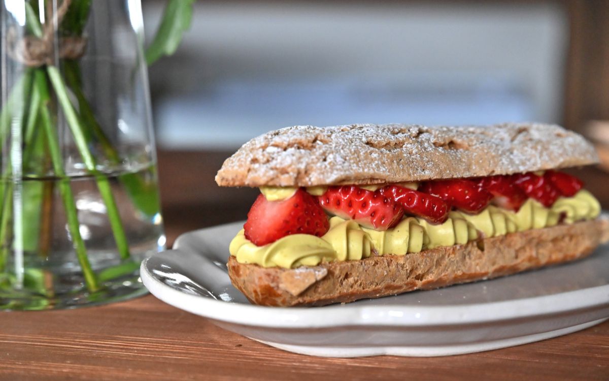 兵庫県・丹波篠山のあぜ道の先に。元郵便局をリノベーションした洋菓子店「FOOTPATH CAKES」で出会う、素直で優しいお菓子の時間