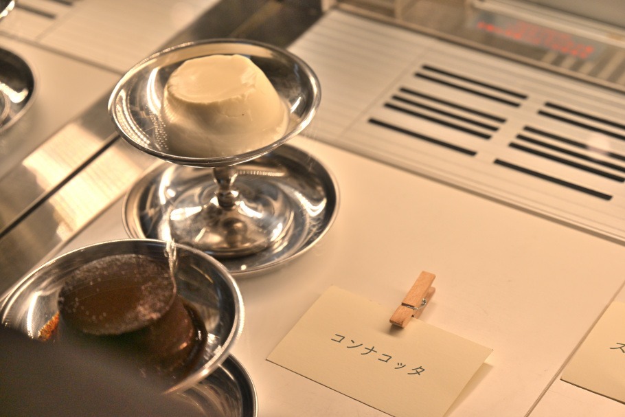 Okaffe bar & dolceのショーケース