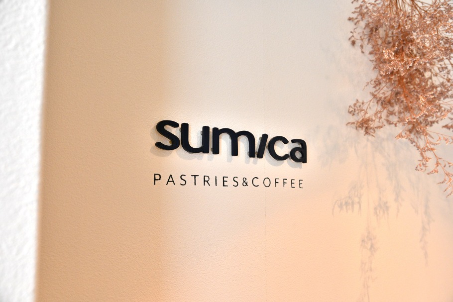 sumica PASTRIES&COFFEEの外観