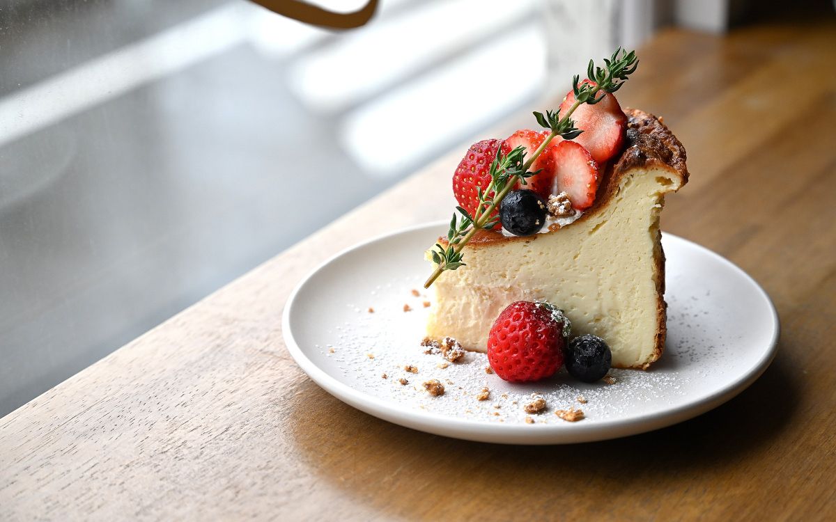 大阪・中津で見つけた、心と体の“棲み家”。「sumica PASTRIES&COFFEE」の米粉おやつが届ける、誰もが同じ「おいしい」を囲める幸せ