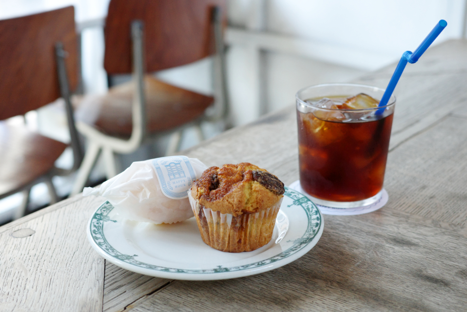 HAPPY HOURの焼き菓子とコーヒー