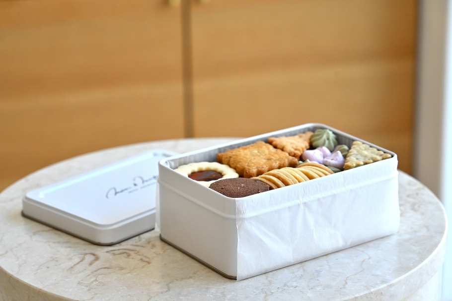 Maison de Murakamiのクッキー缶