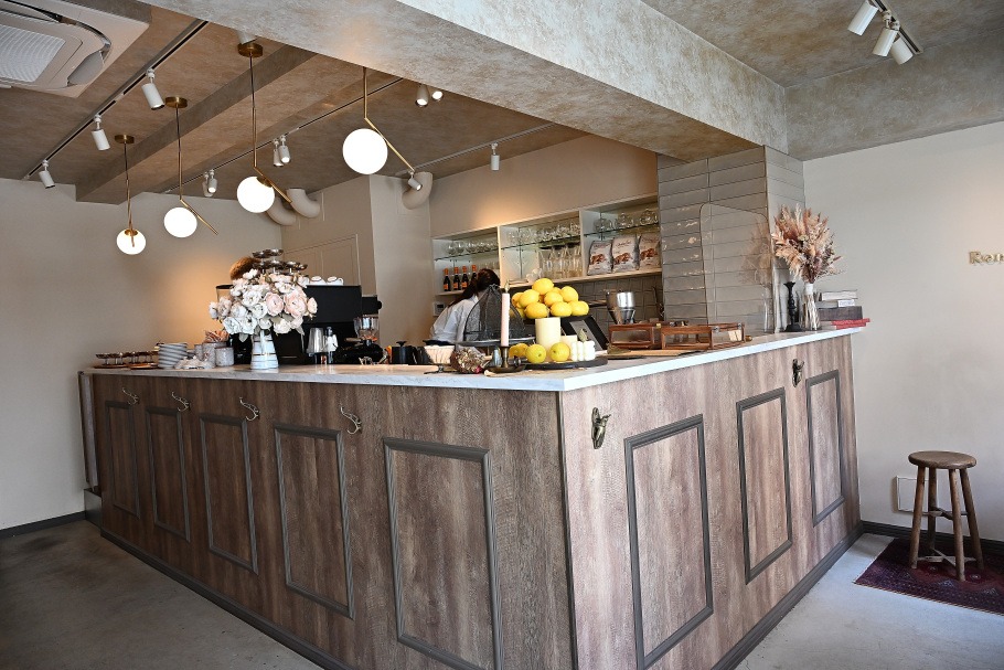 Rond sucre cafe(ロンシュクレカフェ)の内観